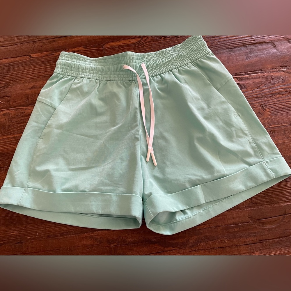 Lululemon Mint Green Women's Shorts. In great condition just out grew.
